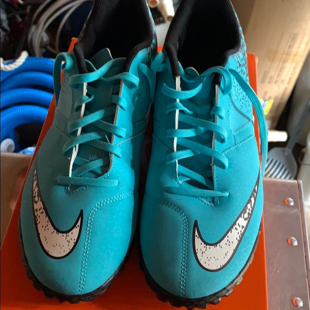 Indoor turf shoes